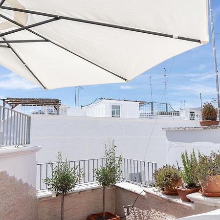 Apartamento Wineart House, Terracielo Indipendente Nel Centro Di Monopoli Exterior foto