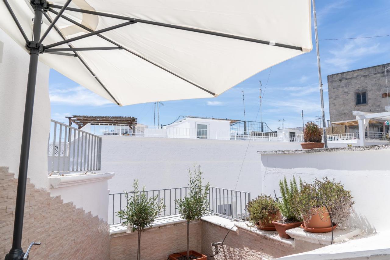 Apartamento Wineart House, Terracielo Indipendente Nel Centro Di Monopoli Exterior foto