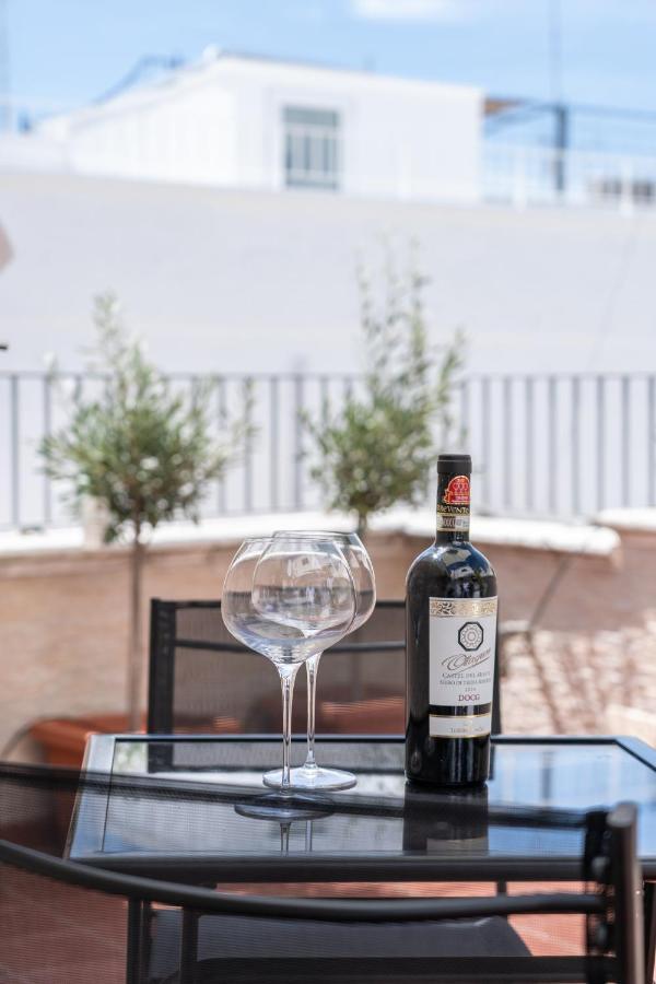 Apartamento Wineart House, Terracielo Indipendente Nel Centro Di Monopoli Exterior foto
