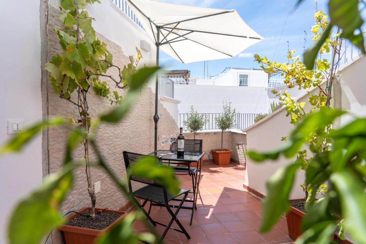 Apartamento Wineart House, Terracielo Indipendente Nel Centro Di Monopoli Exterior foto