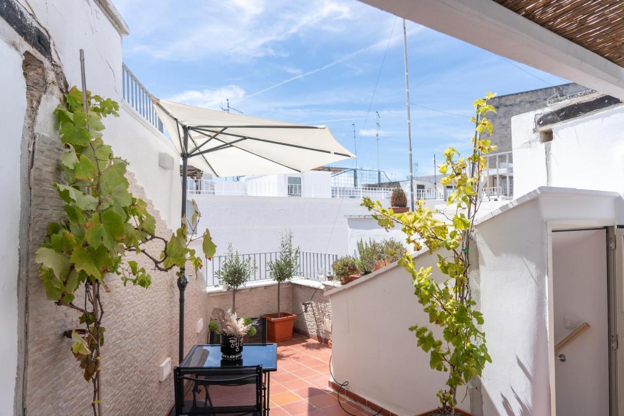 Apartamento Wineart House, Terracielo Indipendente Nel Centro Di Monopoli Exterior foto